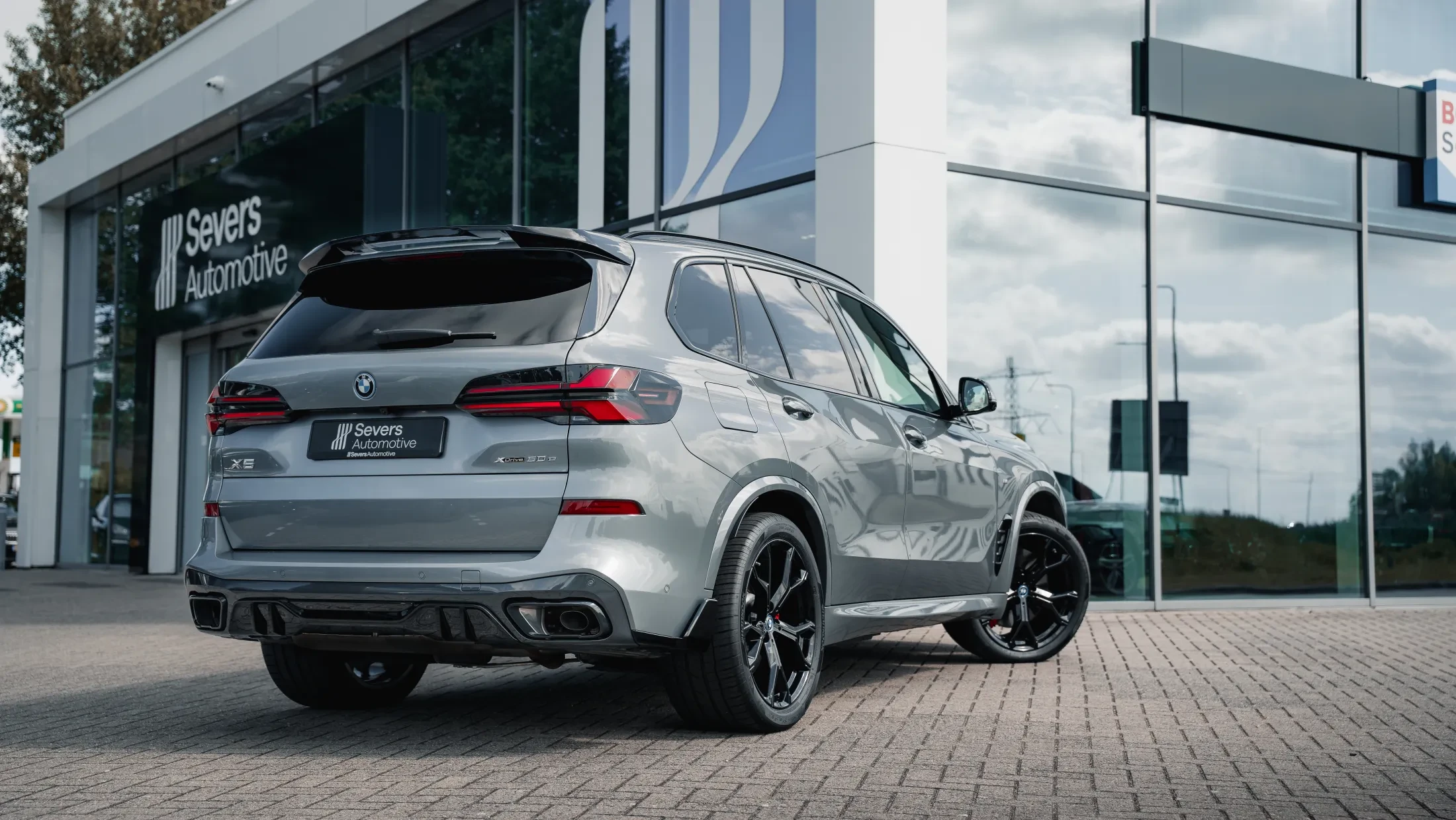 Severs Automotive PSR Parts Woerden BMW X5 Skyscraper 