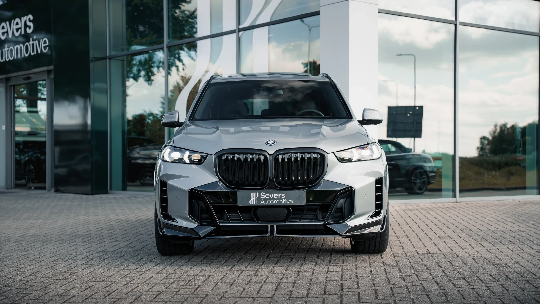 Severs Automotive PSR Parts Woerden BMW X5 Skyscraper front